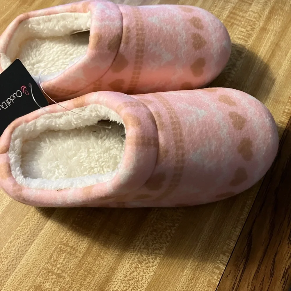 🌸Cuddl Duds Pink Heart Girls Slippers